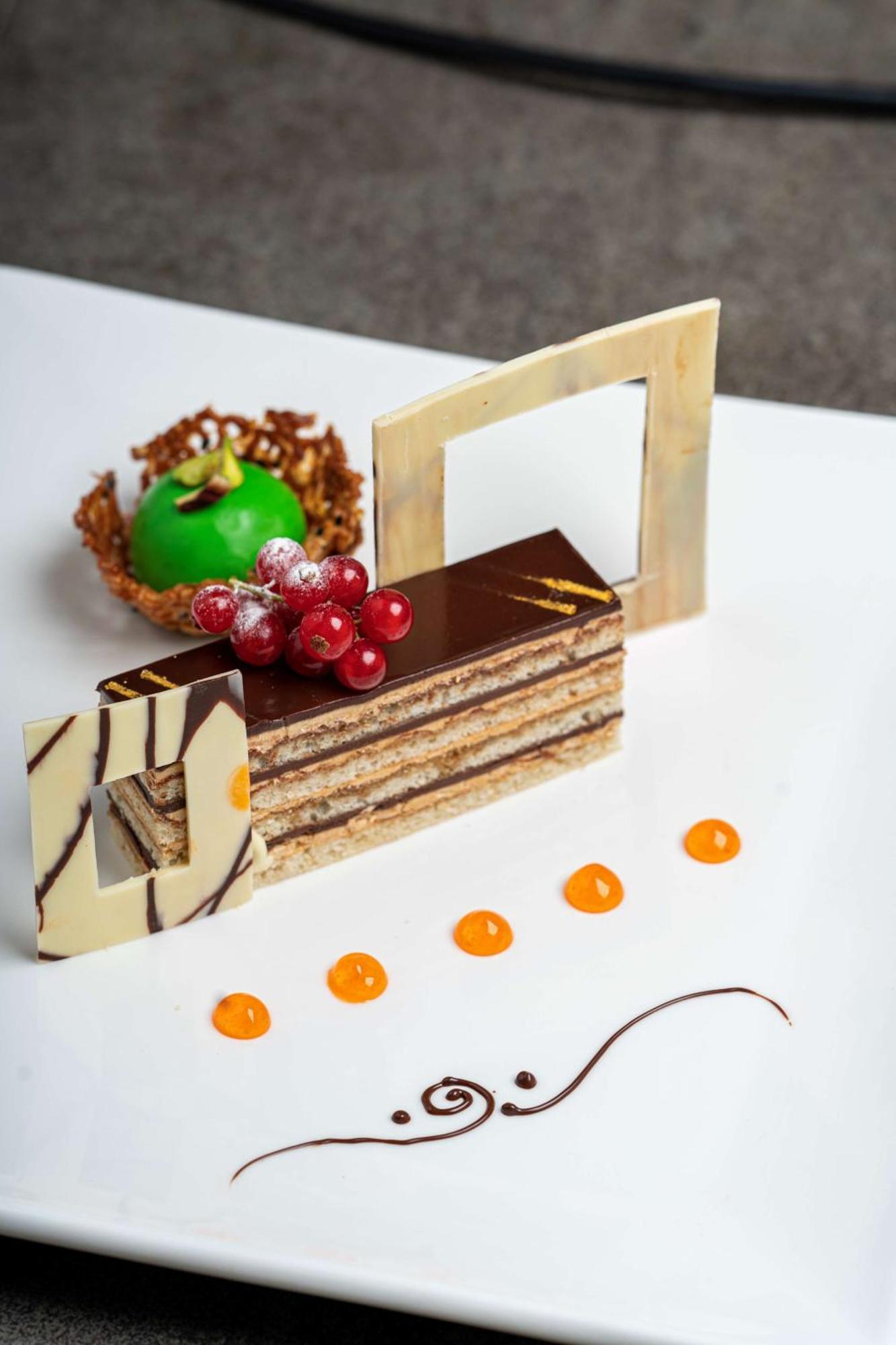 Radisson Blu Hotel & Resort, Сухар Екстериор снимка A dobos torte