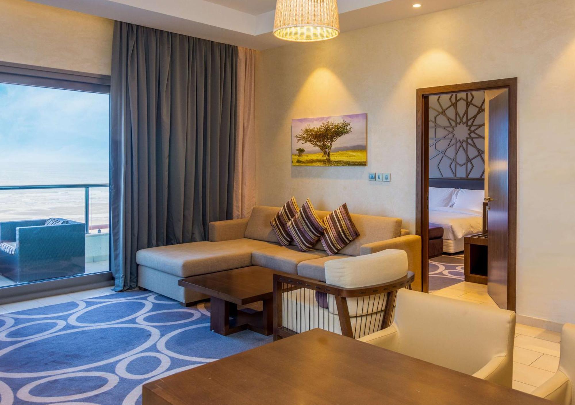 Radisson Blu Hotel & Resort, Сухар Екстериор снимка A suite at the hotel