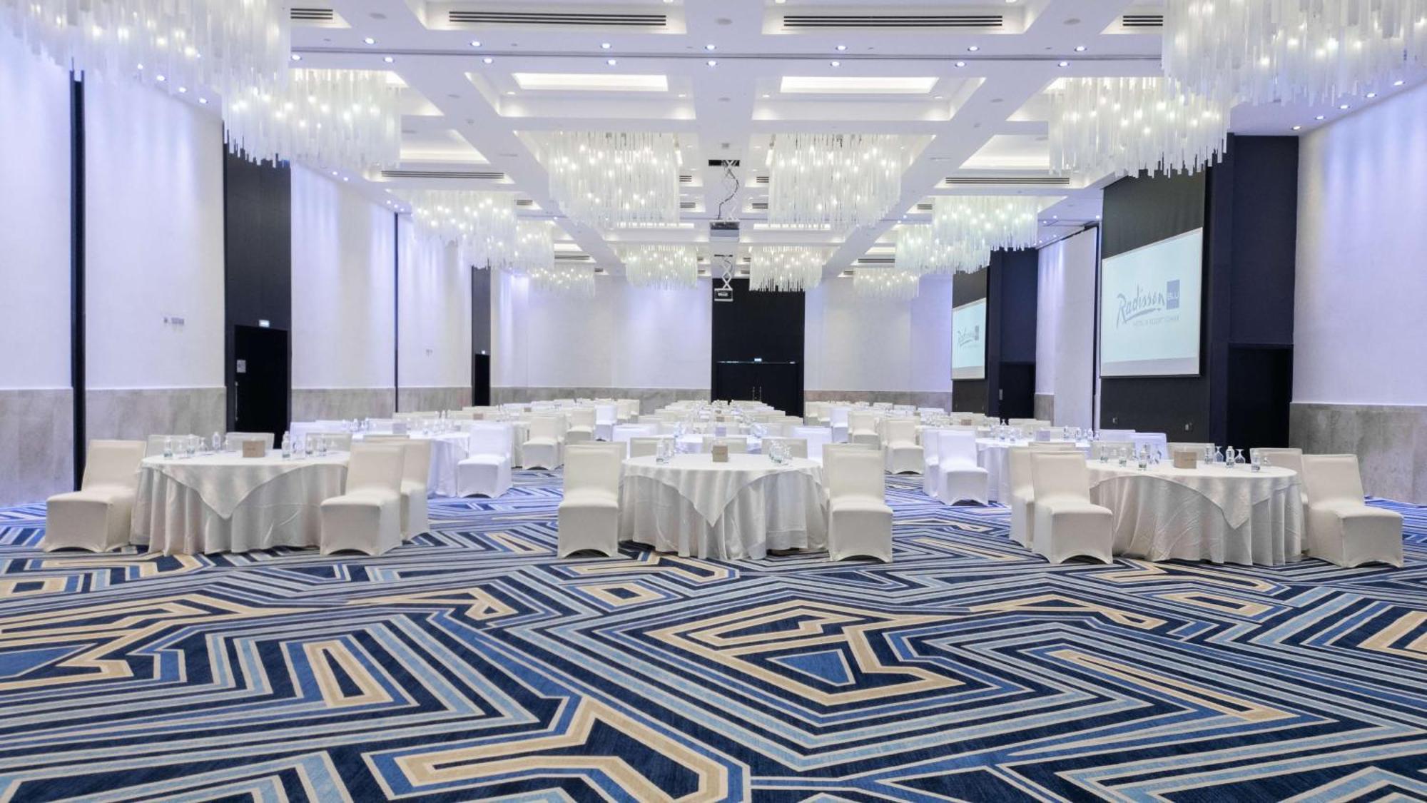 Radisson Blu Hotel & Resort, Сухар Екстериор снимка The ballroom
